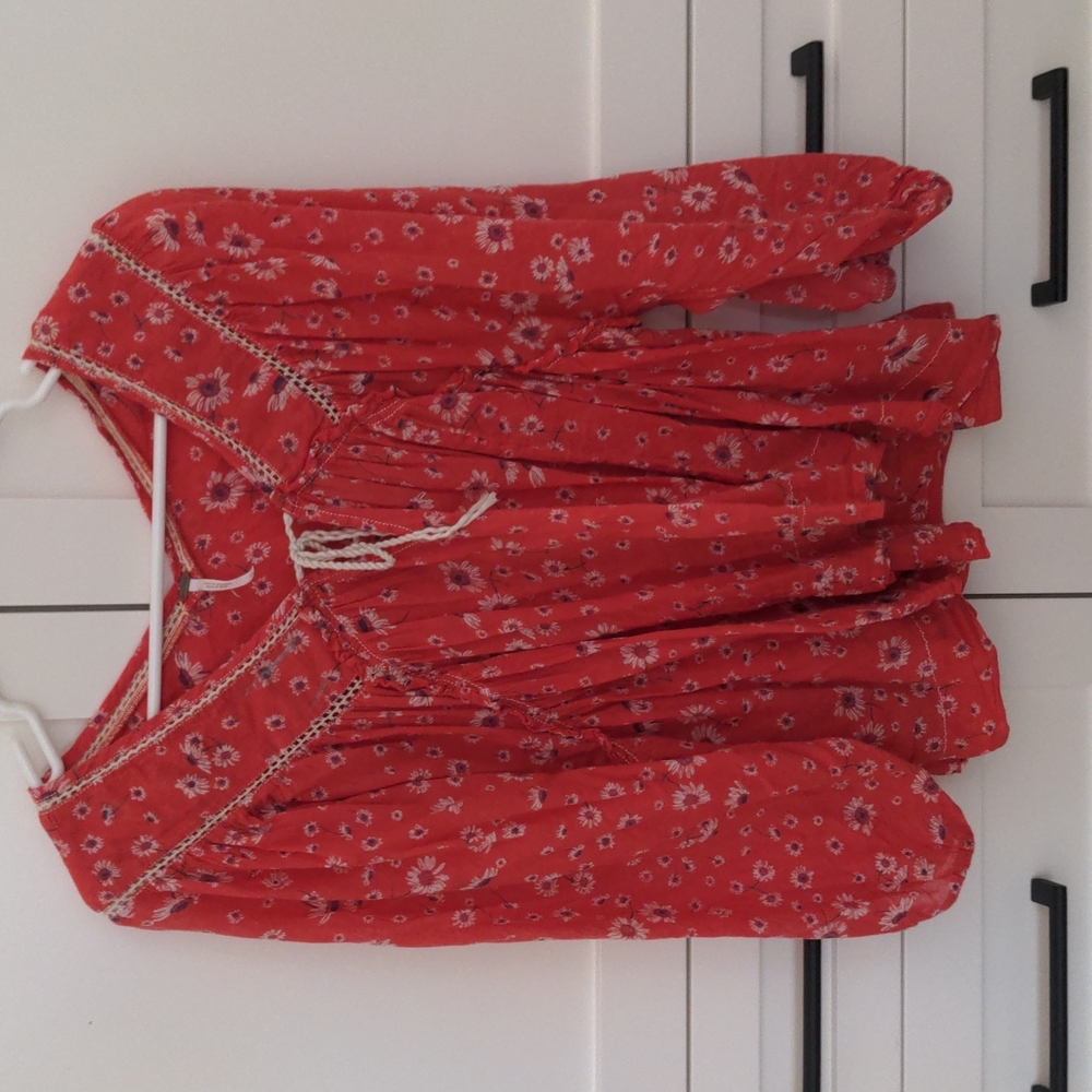 Free people size M flowy red blouse with tie